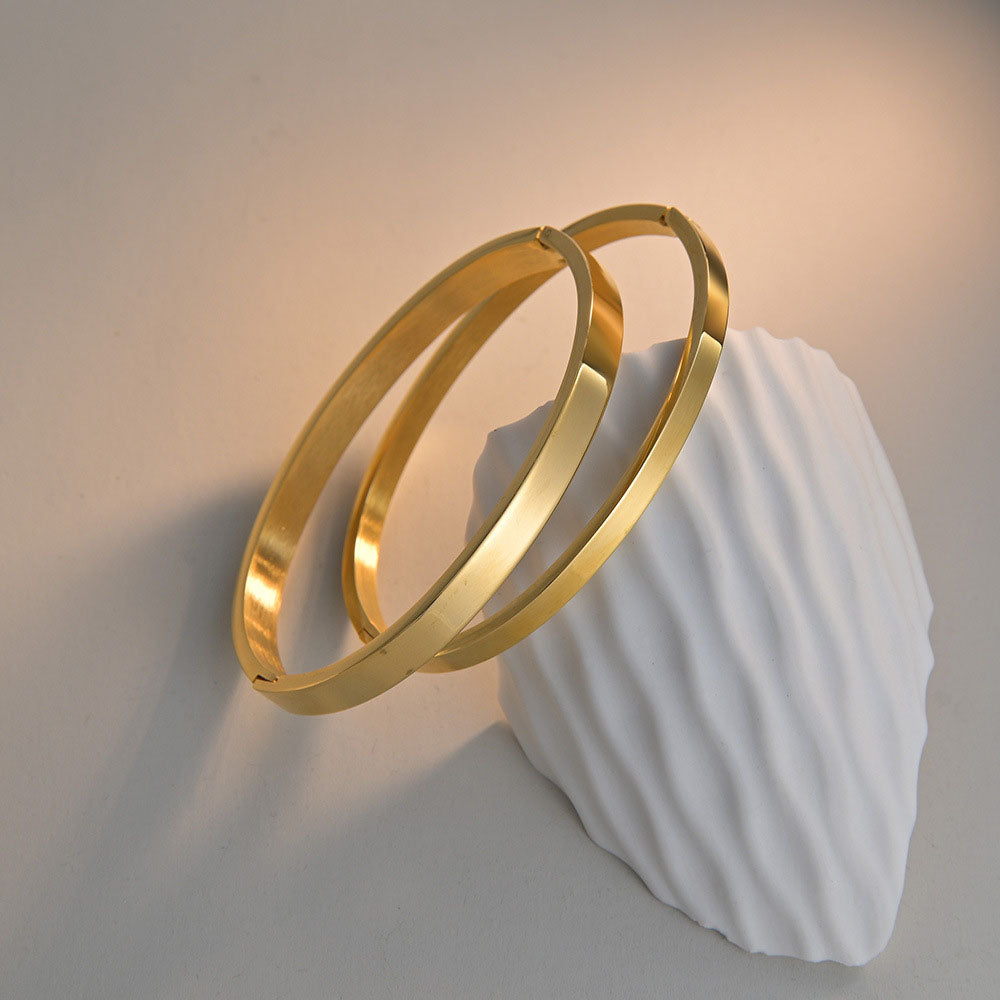 Bracelete Lisa 6x5cm SZ1029 - Aço Inox Dourado