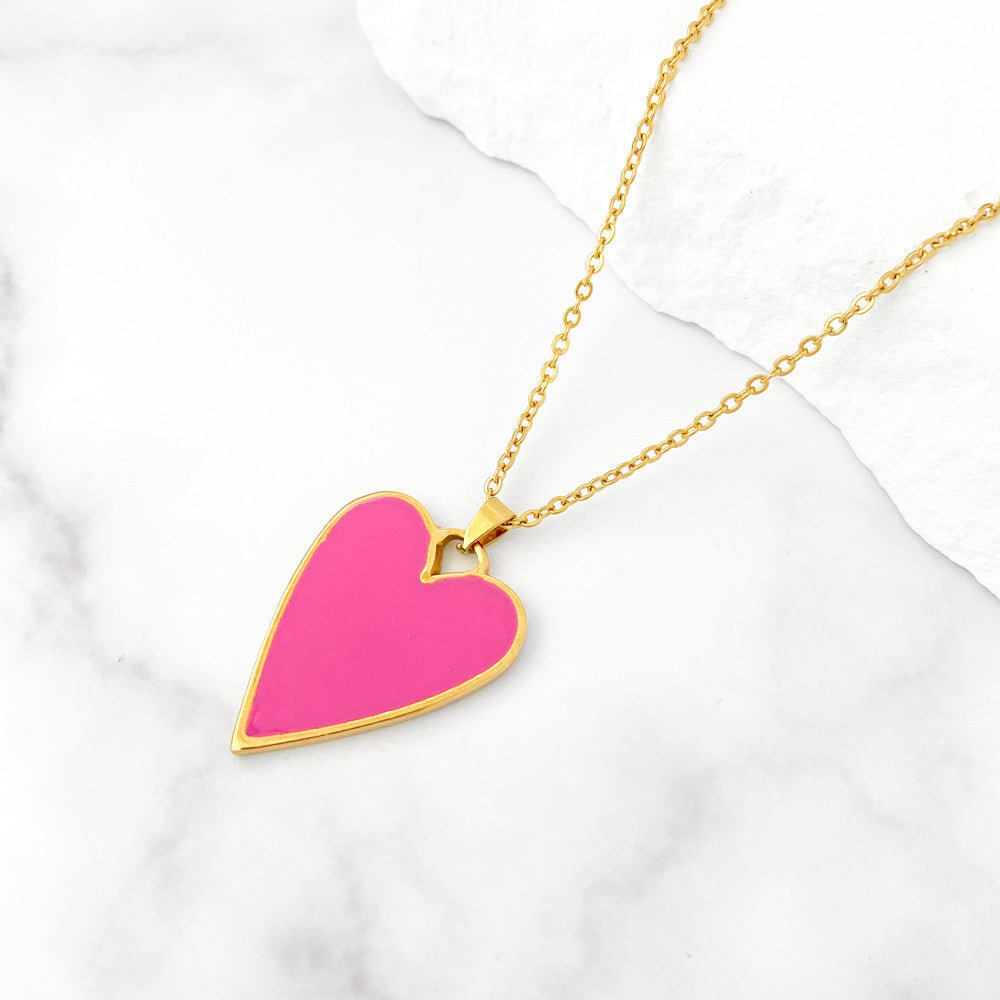https://cdn.shopify.com/s/files/1/0666/4018/3553/files/Colar_Coracao_CL1212D.jpg?v=1704472600