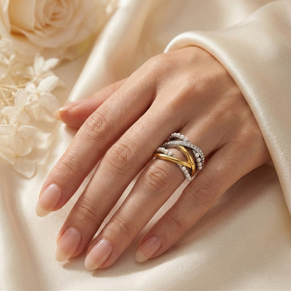 Uma Mão Usando Anel JZ1554