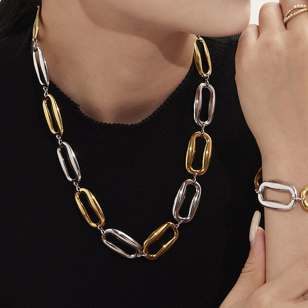 Um Modelo Usando Colar Geométrico Extravagante CL2065 - Aço Inox