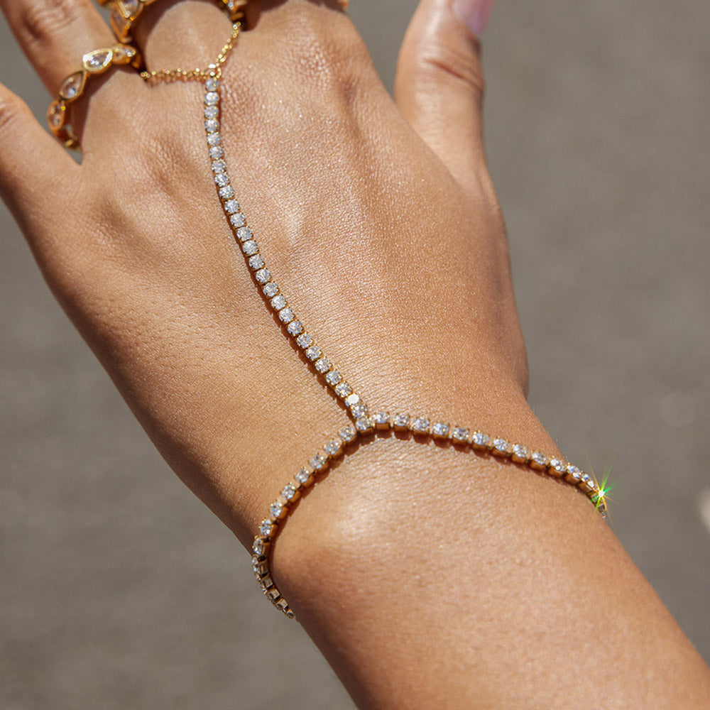 Uma Mão Utilizando Pulseira com Brilhantes SL2310 - Aço Inox